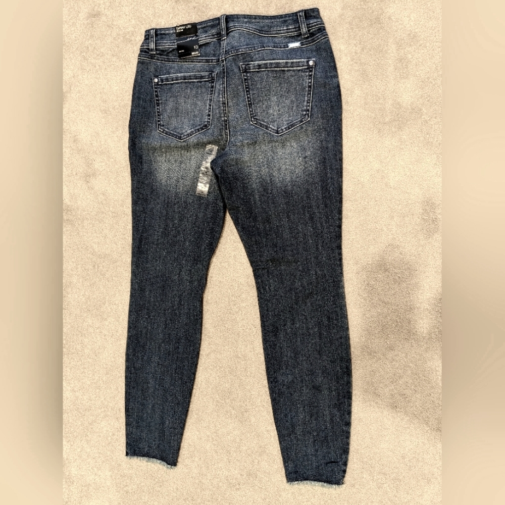 Jeans - Picture 2 of 3
